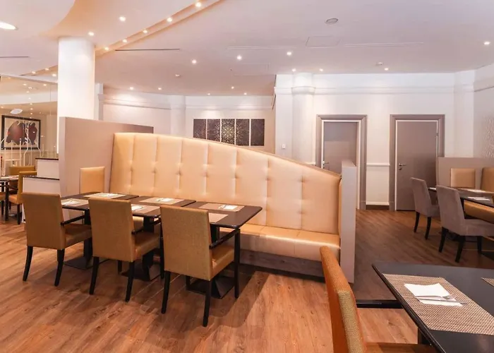 Ξενοδοχείο Plaza Premium 4*