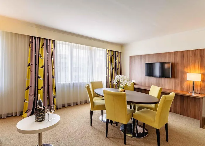 Ξενοδοχείο Plaza Premium 4*